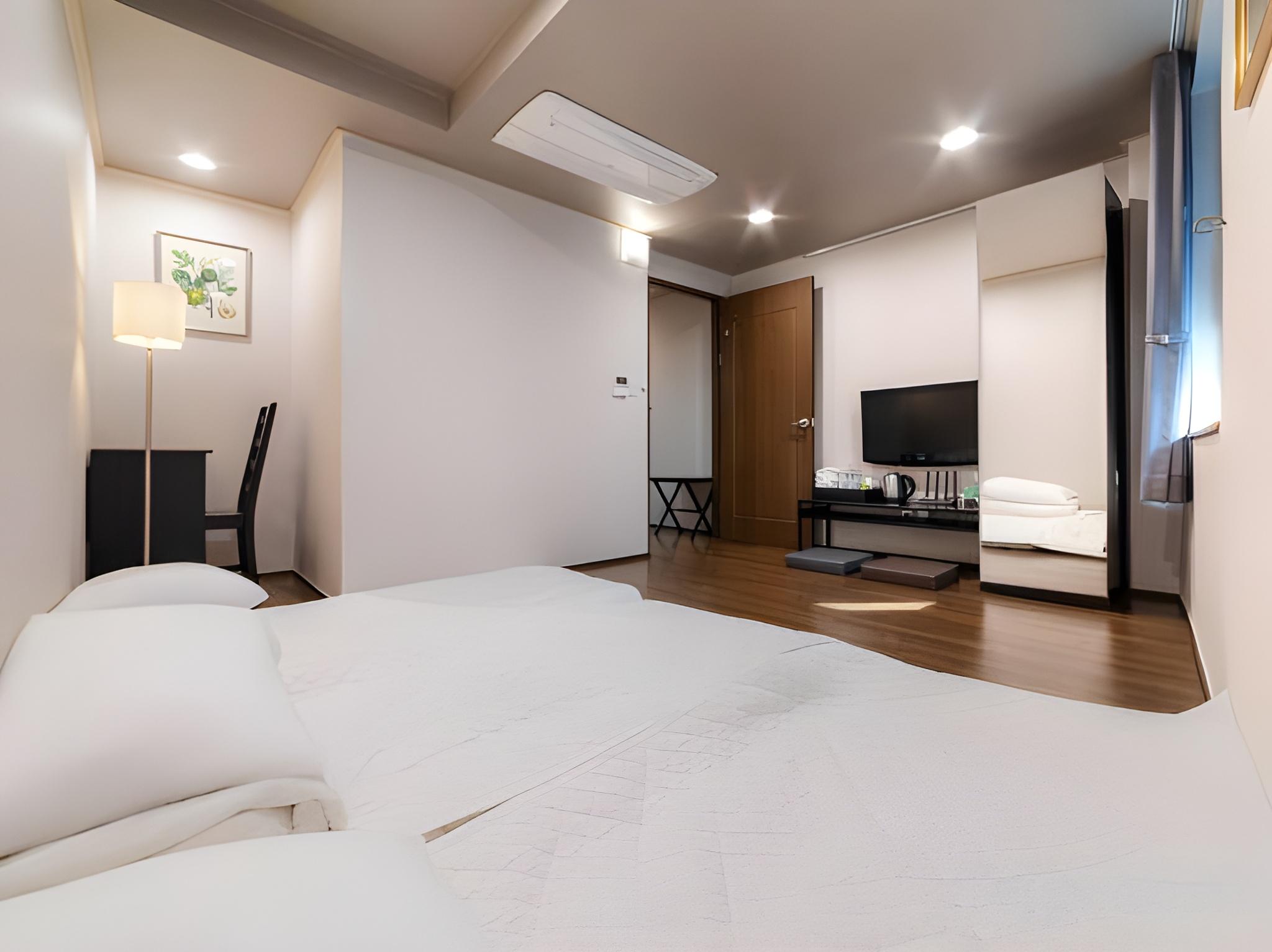 Ondol, Triple, 3 Futon Beds