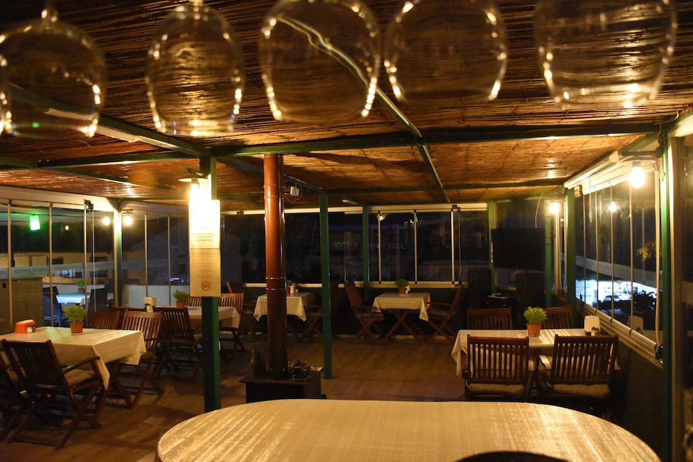 Caretta Caretta Hotel 36/41