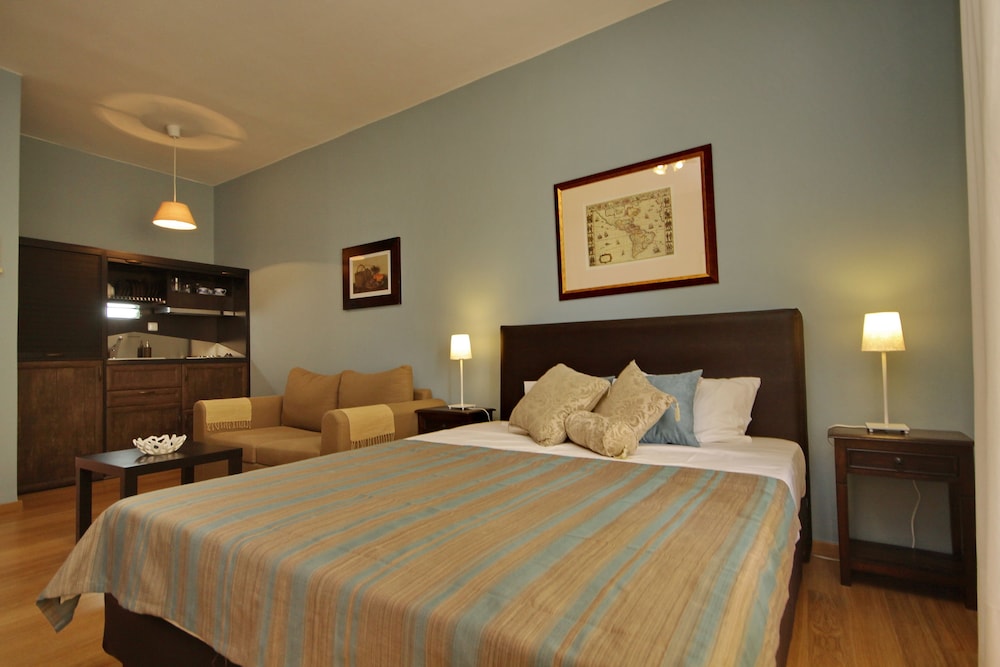 Aloe Luxury Apartments And Suites 7/50