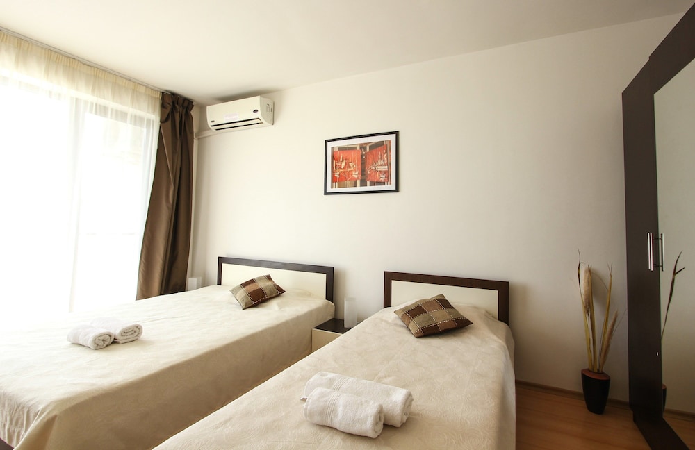 New Line Village Apartments 14/50