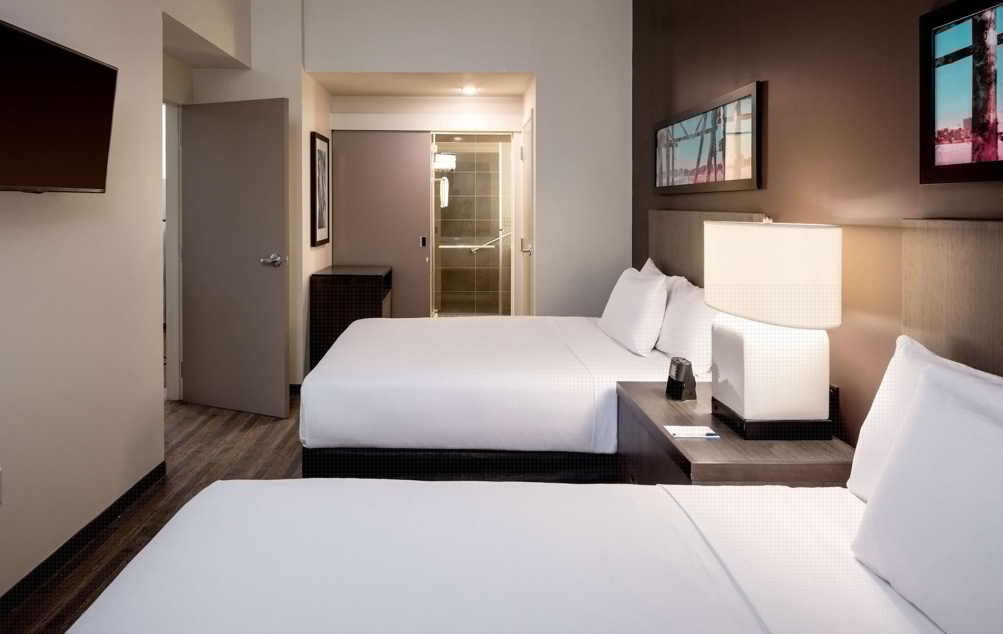 1 BEDROOM, SUITE, 2 QUEEN BEDS