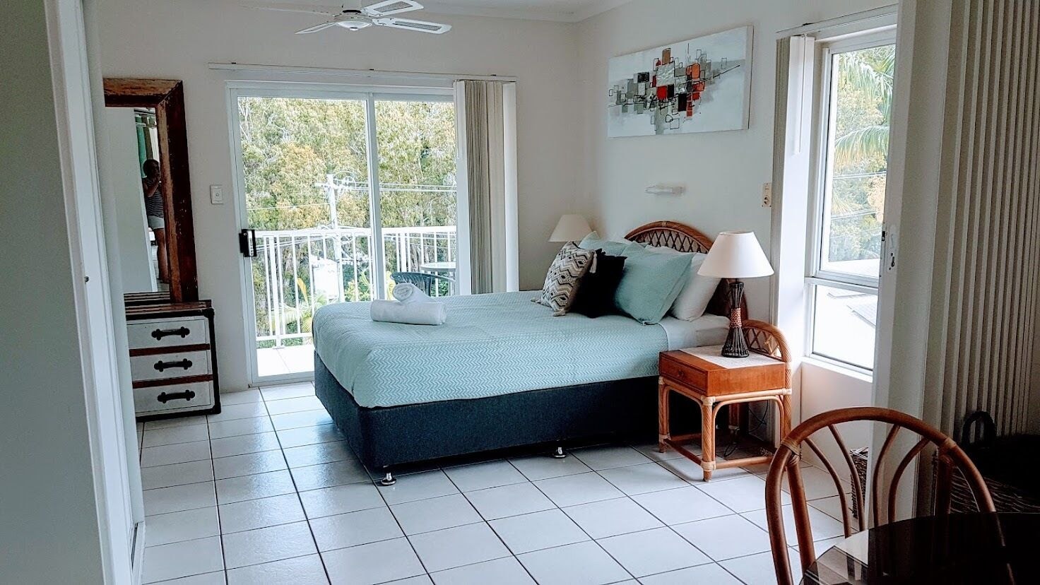 1 BEDROOM, QUEEN BED, GARDEN OR POOL VIEW, SOFA
