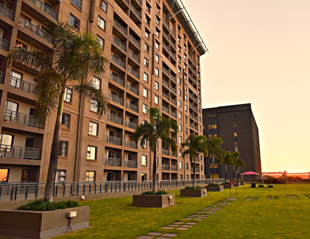 Westpoint Executive Suites - Apartments 8/70