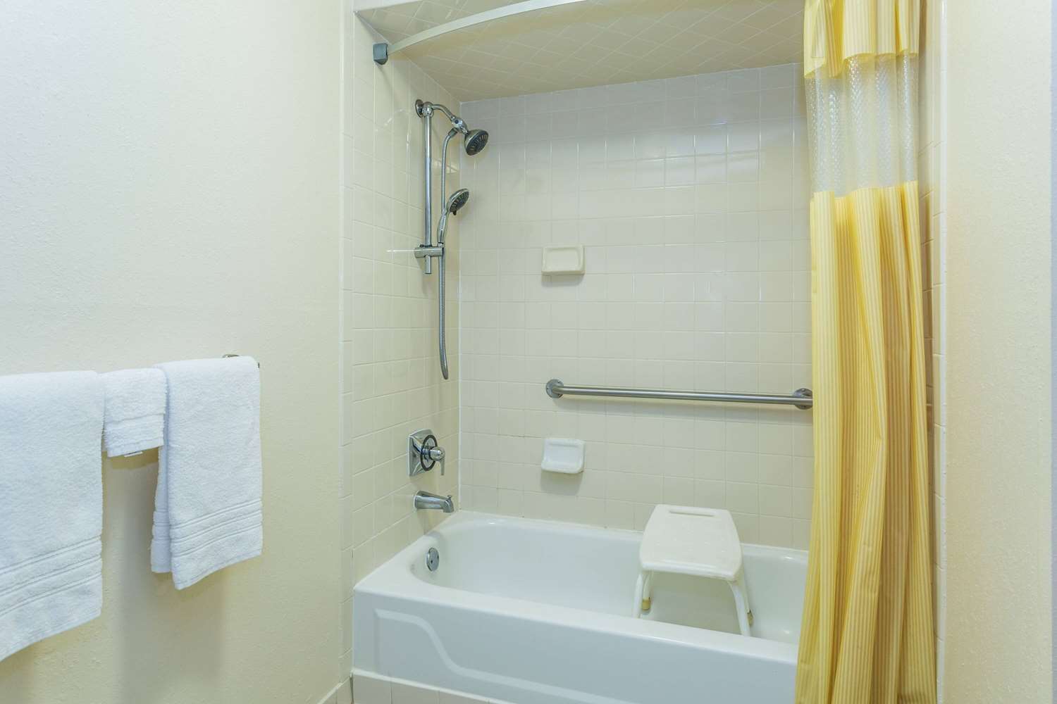 Days Inn By Wyndham Lake Park Valdosta 11/12