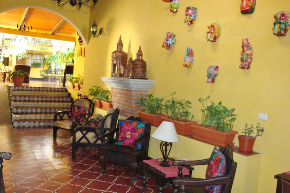 LAS CAMELIAS INN 7/50