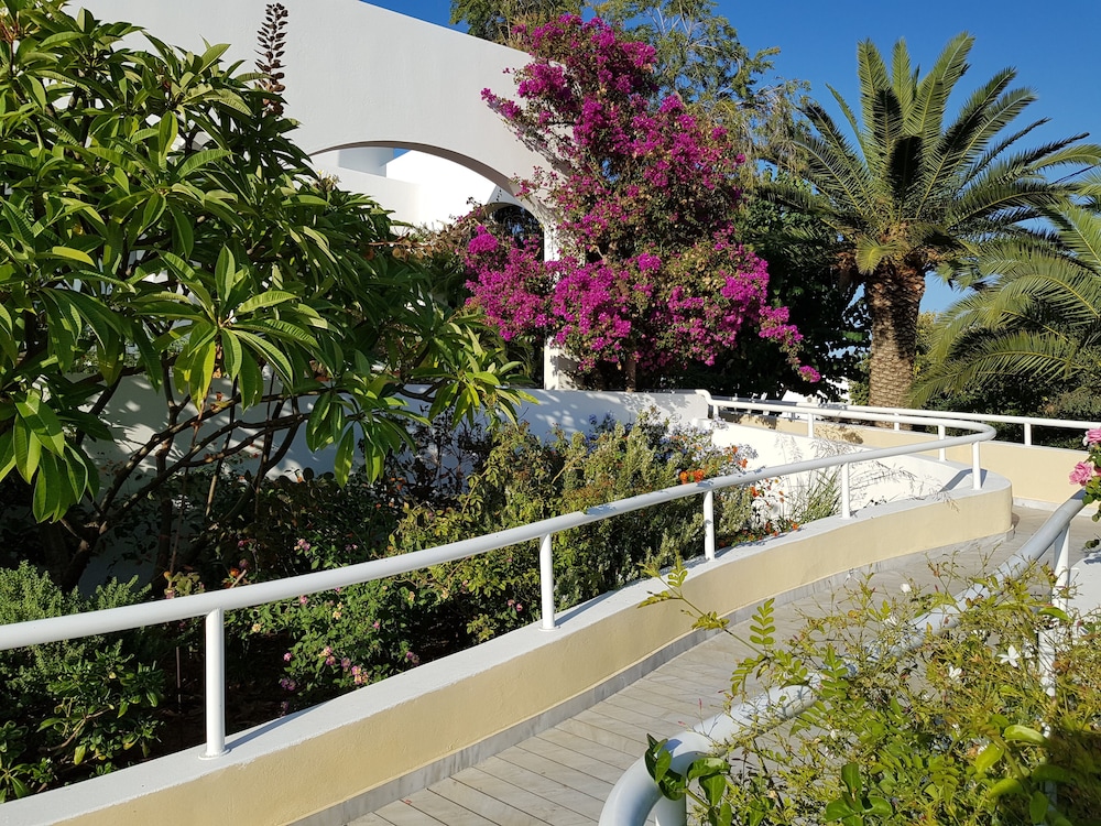 Mantenia Hotel 36/50