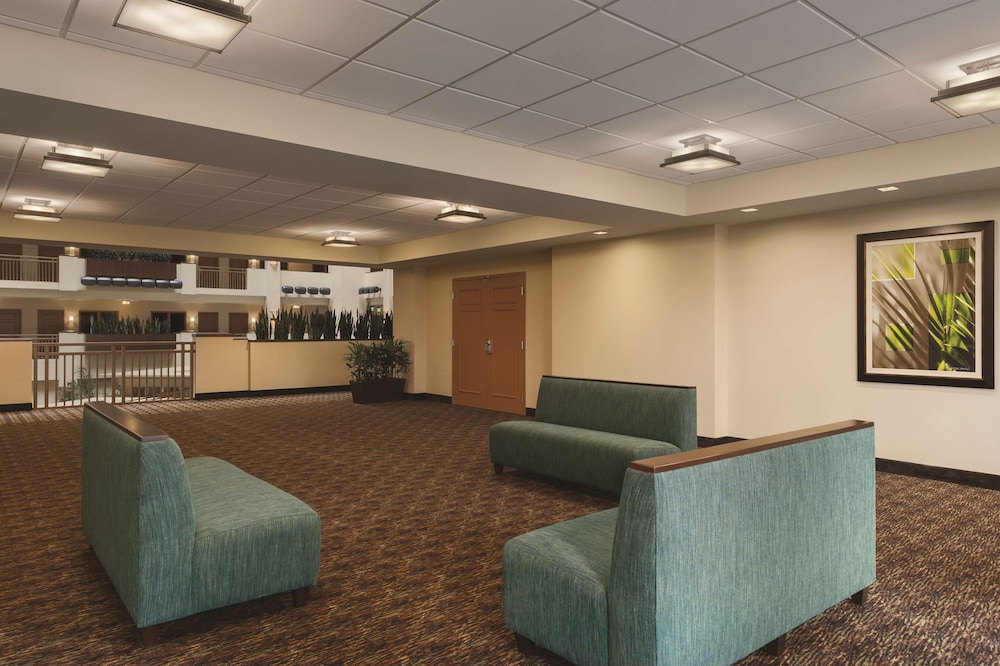 Embassy Suites By Hilton Orlando Lake Buena Vista South 48/82