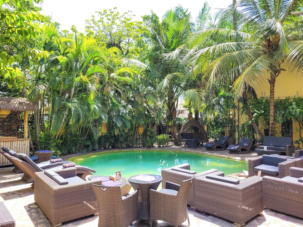 La Villa Boutique Hotel 66/69