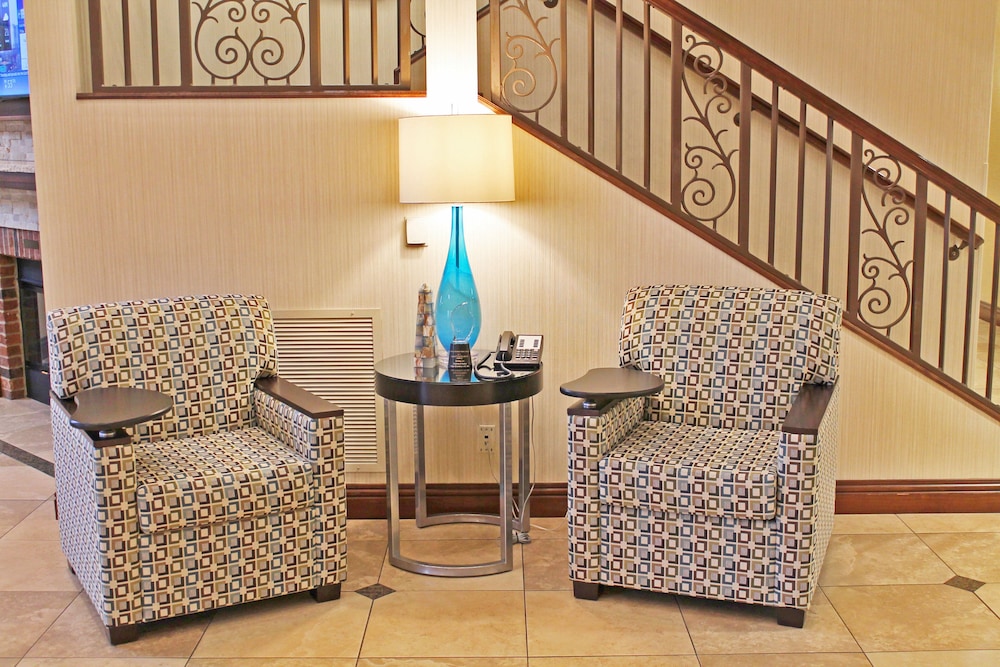 Holiday Inn Express Hotel Suites Cape Girardeau I 55 41/60
