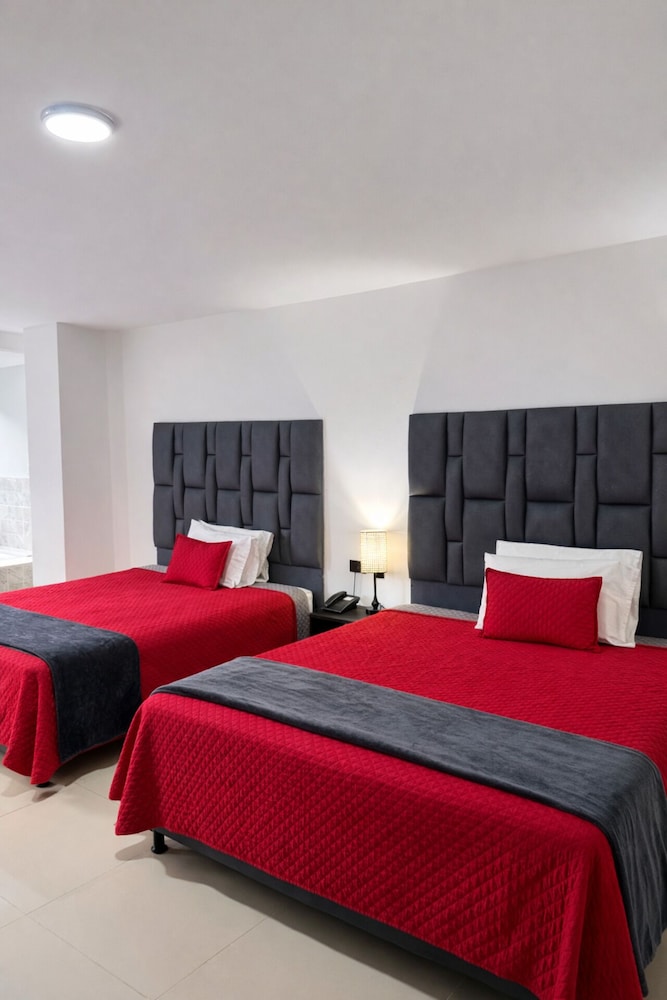 شقة سوبيريور بسرير مزدوج وسريرين منفصلين بإطلالة على المدينة بجاكوزي، Ofix Hotel 9/10