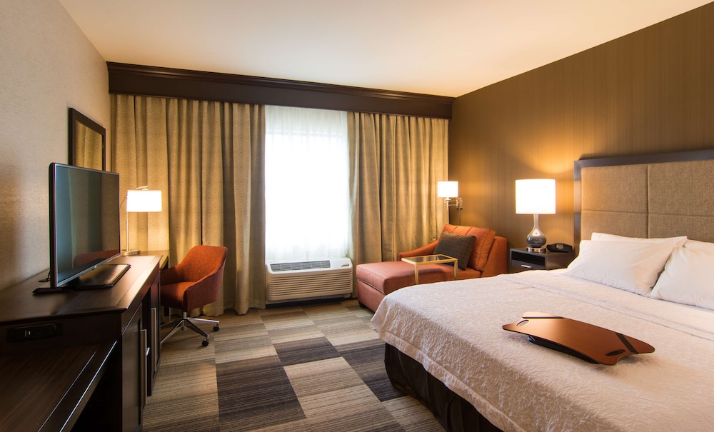 Hampton Inn Orange City 9/37