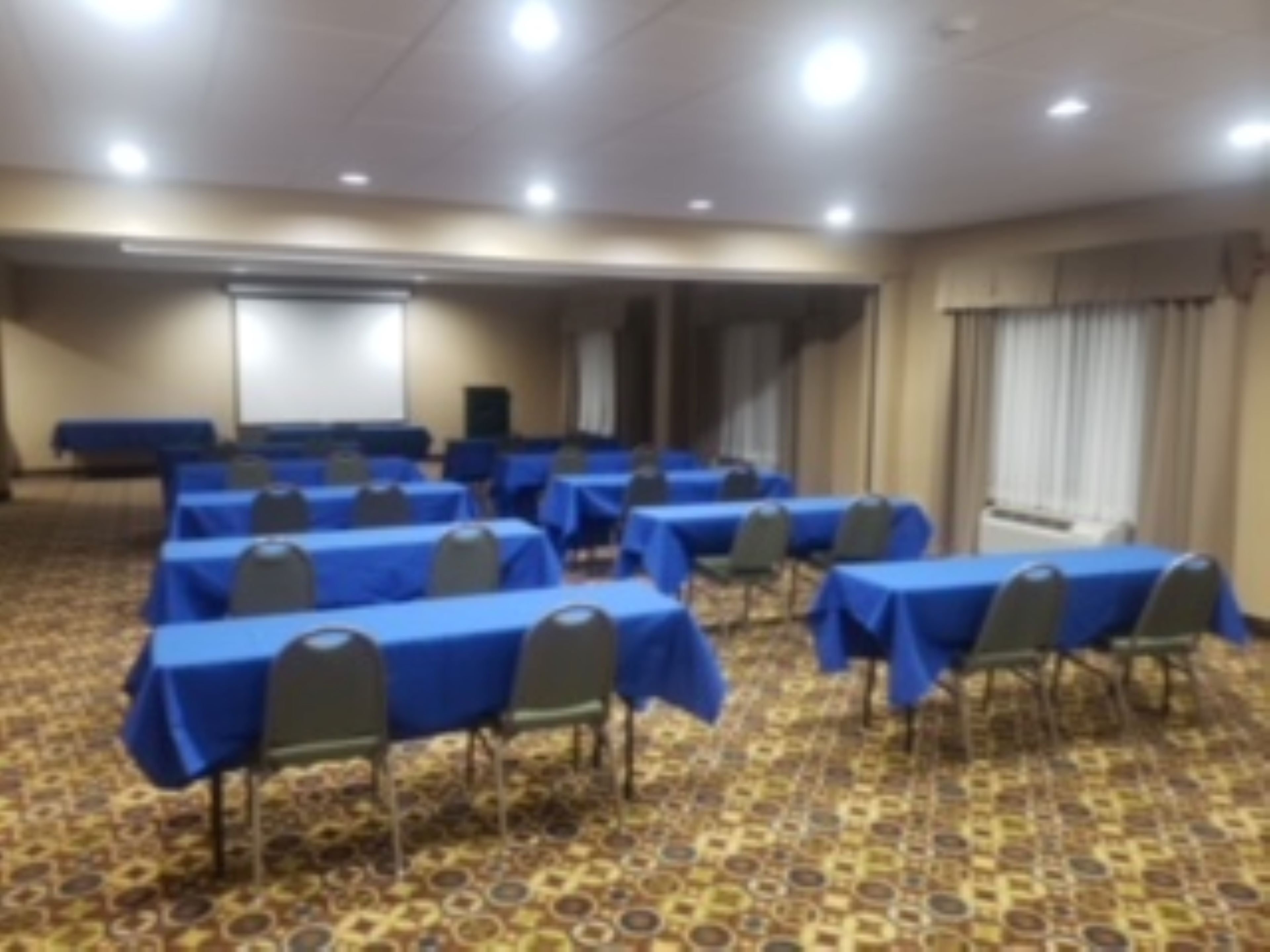 Holiday Inn Express Charles Town 55/62