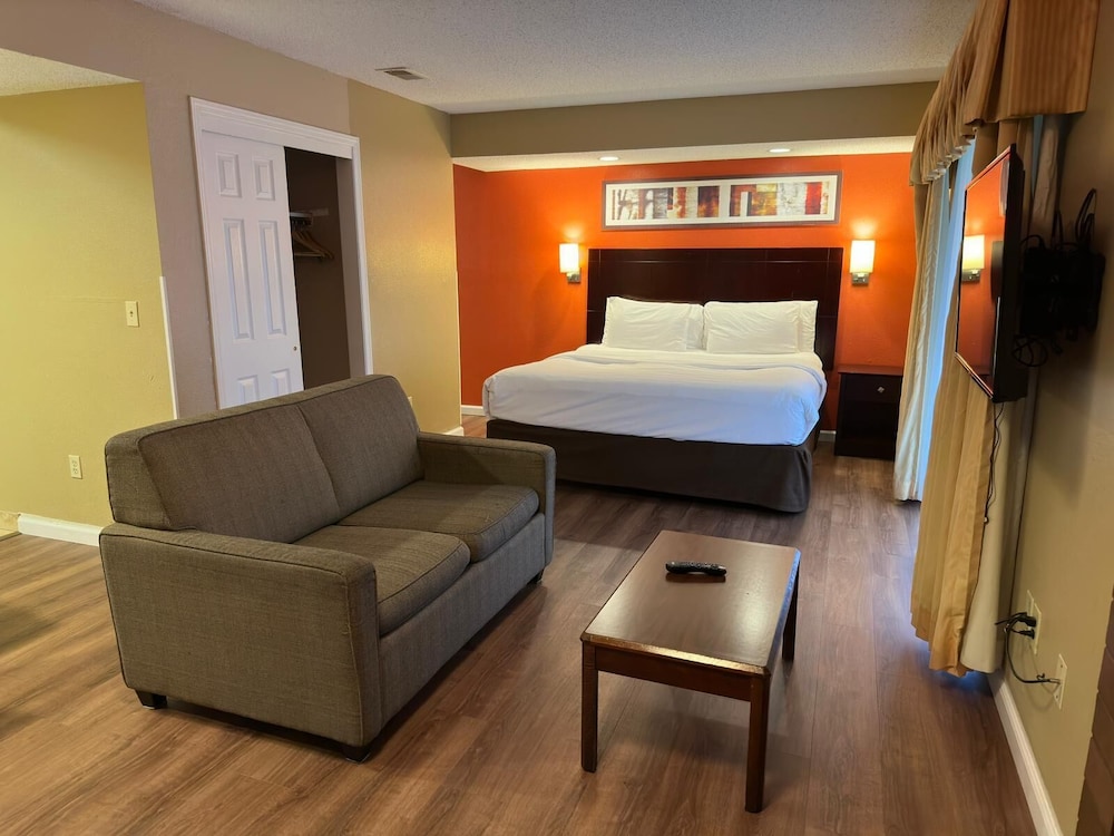 Studio, Suite, Queen Bed, Hawthorn Suites By Wyndham Wichita East 2/7