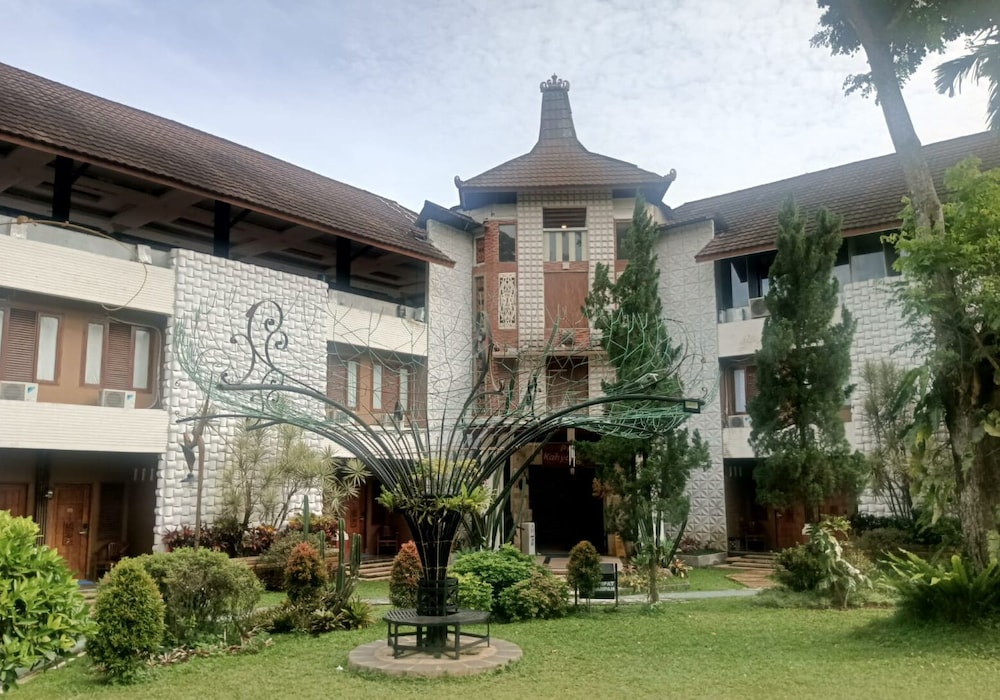 The Village Resort Bogor Powered by Archipelago 8/55