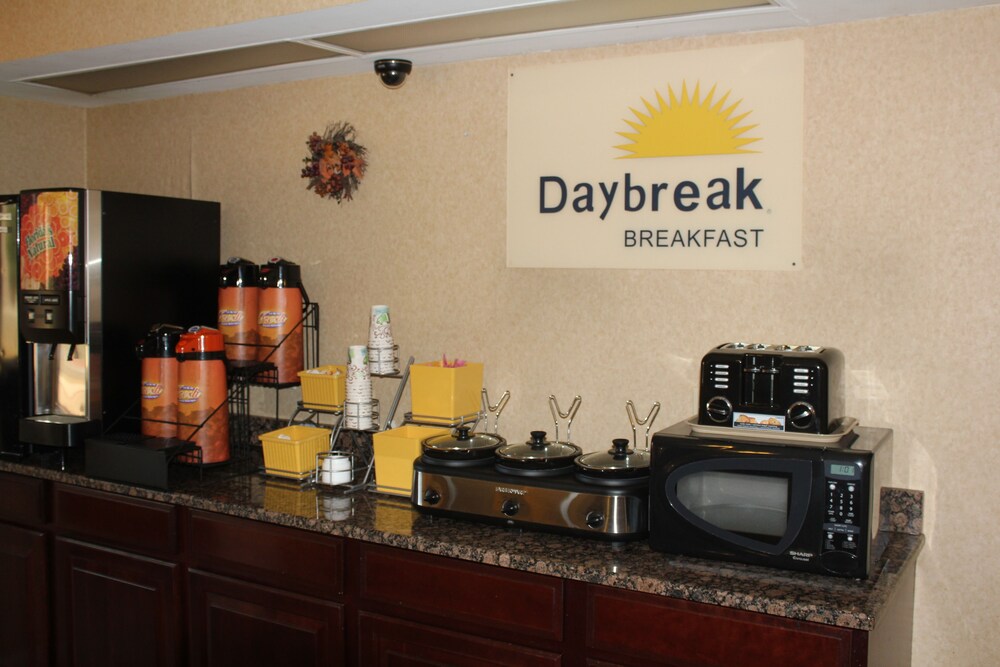 Days Inn by Wyndham Hoover Birmingham 41/56