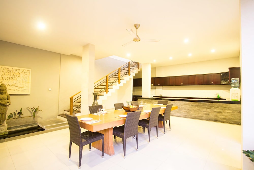 Apple Villa And Apartment 37/50