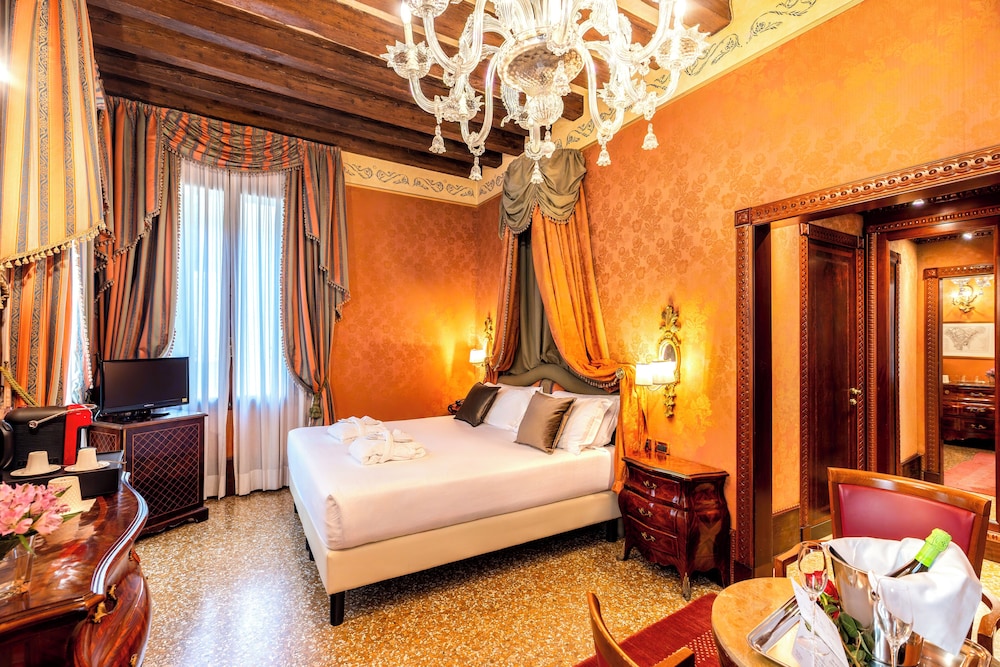 Al Ponte Dei Sospiri Junior Suites 15/50