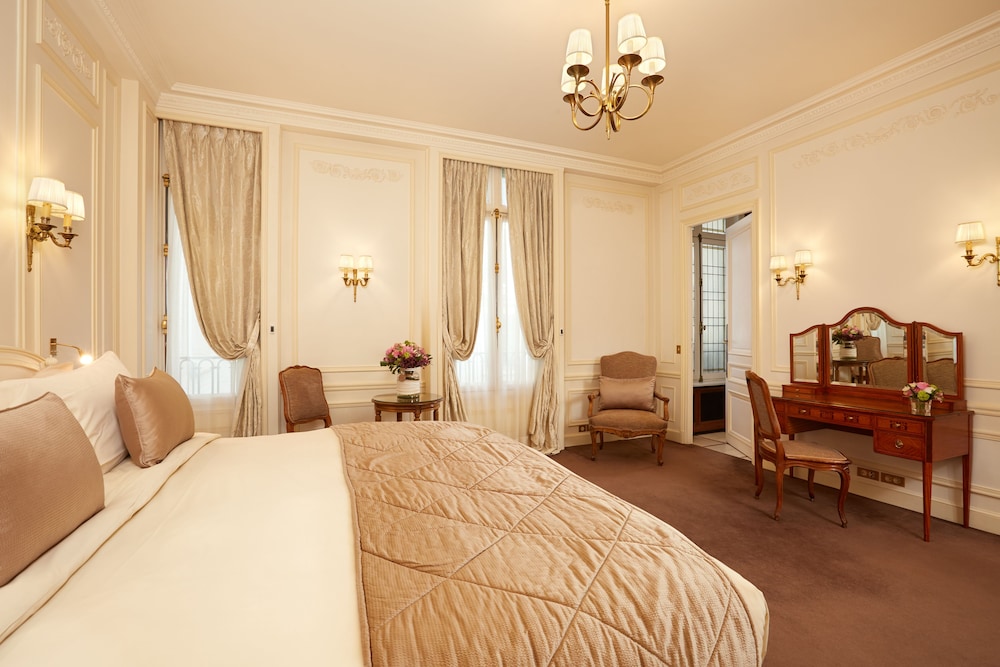 HOTEL RAPHAEL 22/80