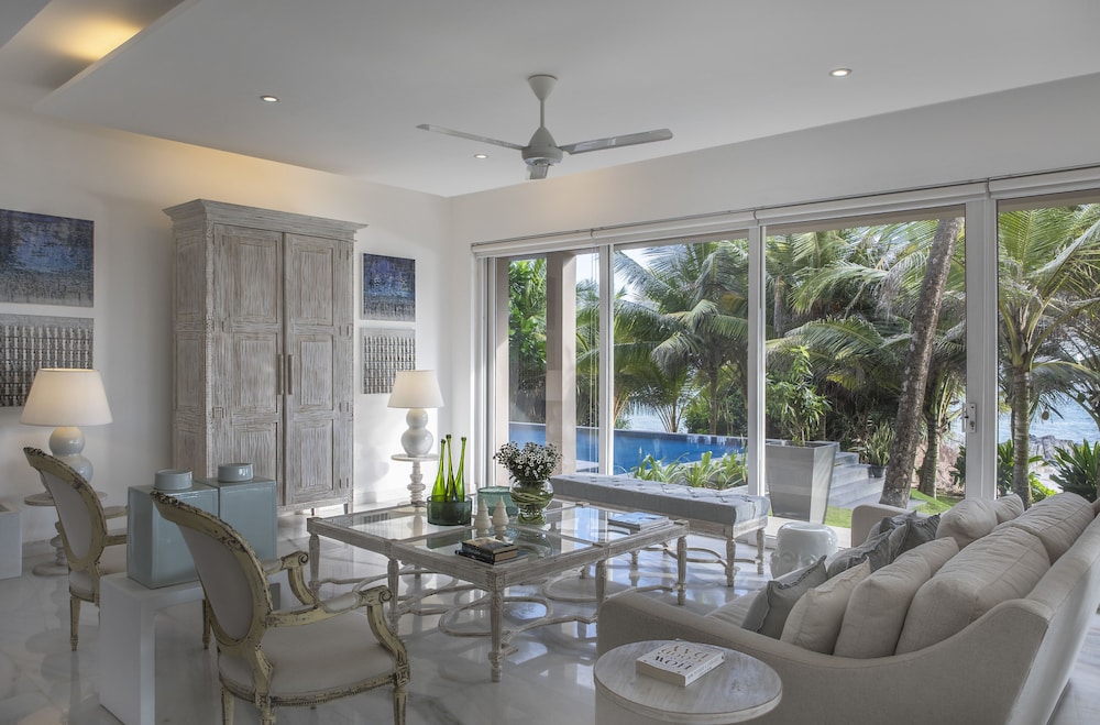 White Villa 25/50