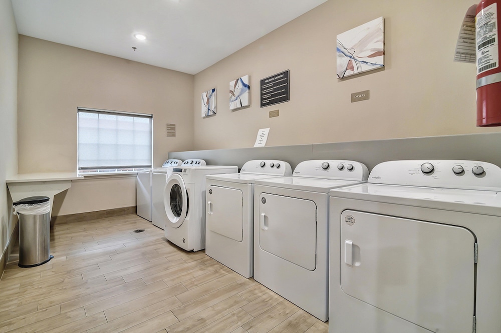 Candlewood Suites Longview 8/23