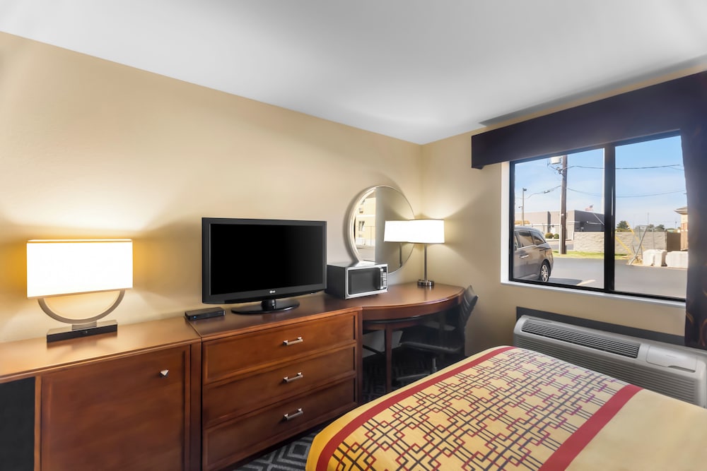 Travel Inn & Suites 38/50