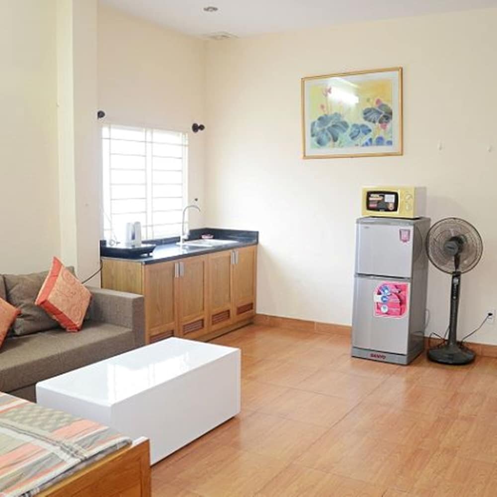 Smiley Apartment 3 33/50
