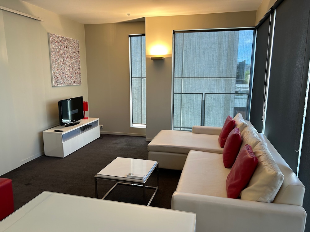 TRIBECA SERVICED APARTMENTS 23/47
