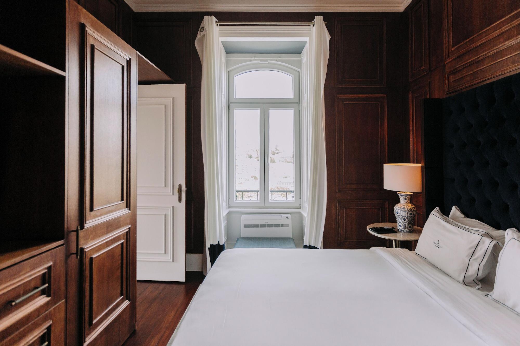 Imperial, Suite, City View