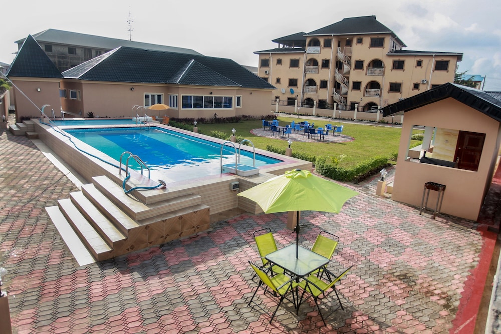 Carleton Hotel & Suites 26/29