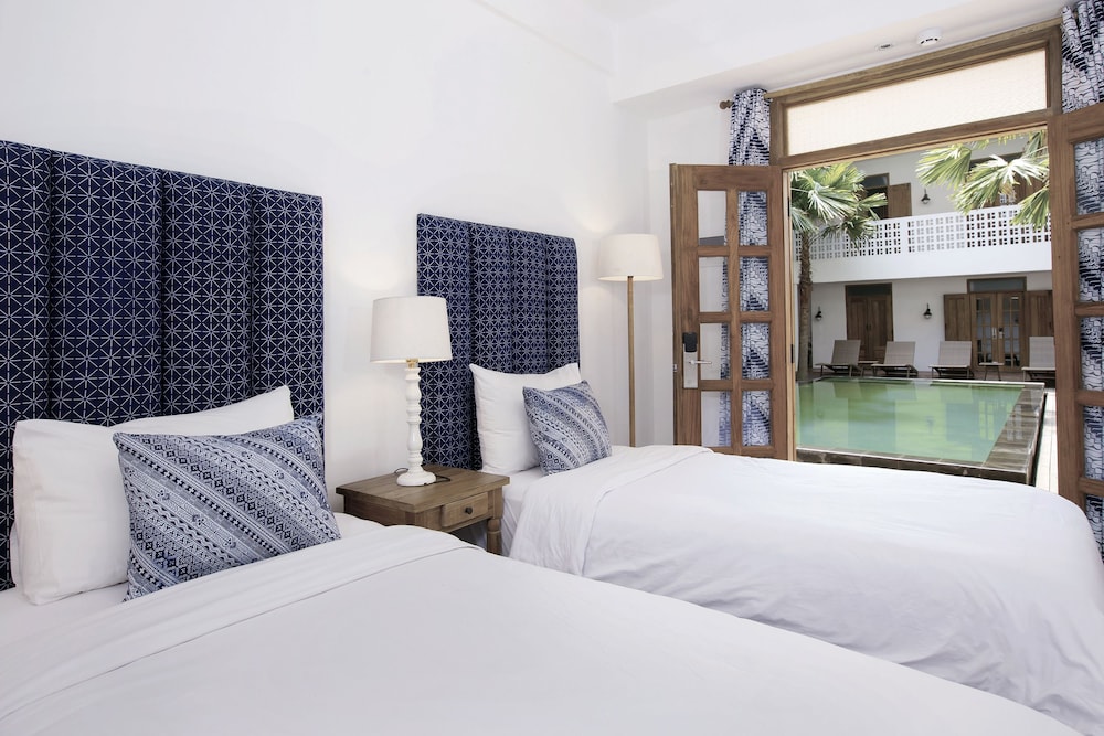 Adhisthana Hotel 16/69