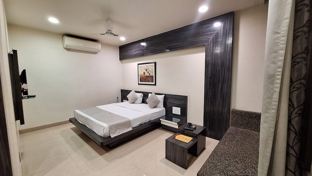 HOTEL ALANKAR PALACE 10/24
