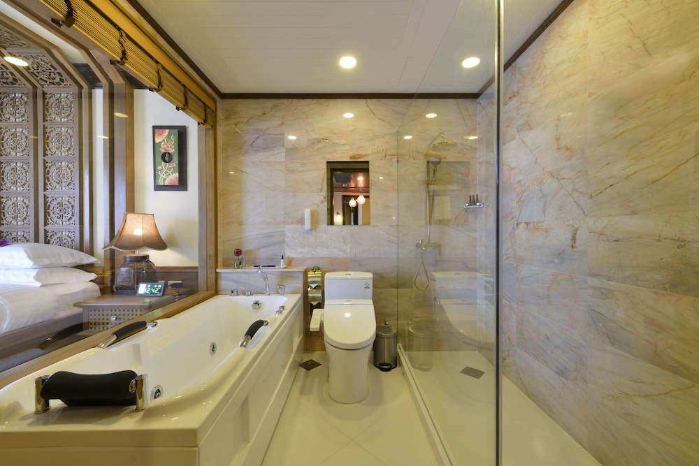 Peak Nimman Prestige Hotel 64/68