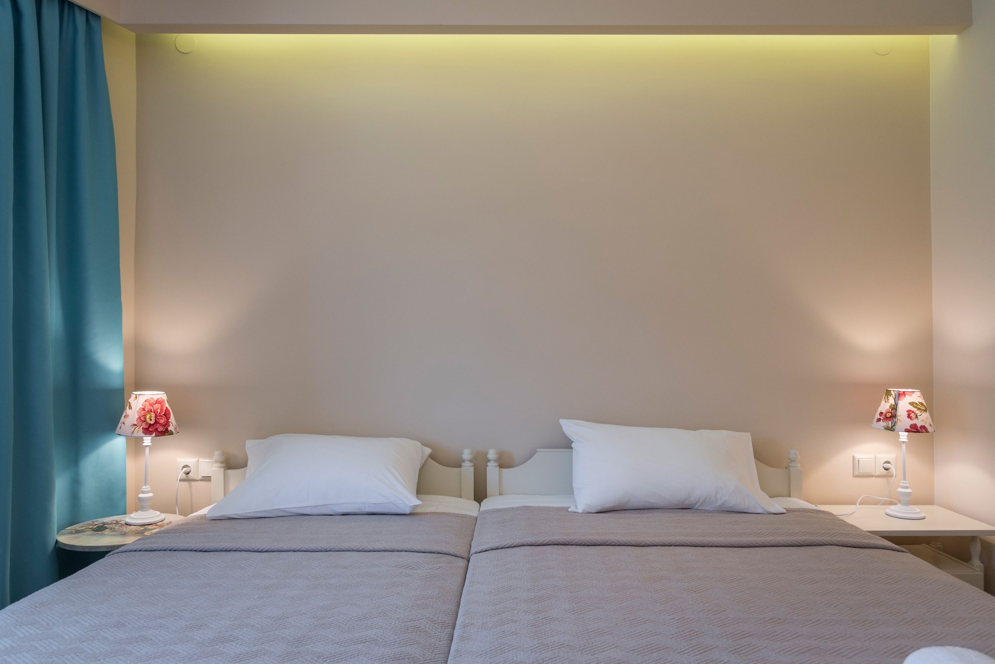 2 BEDROOMS, DELUXE, APARTMENT, BEACH FRONT