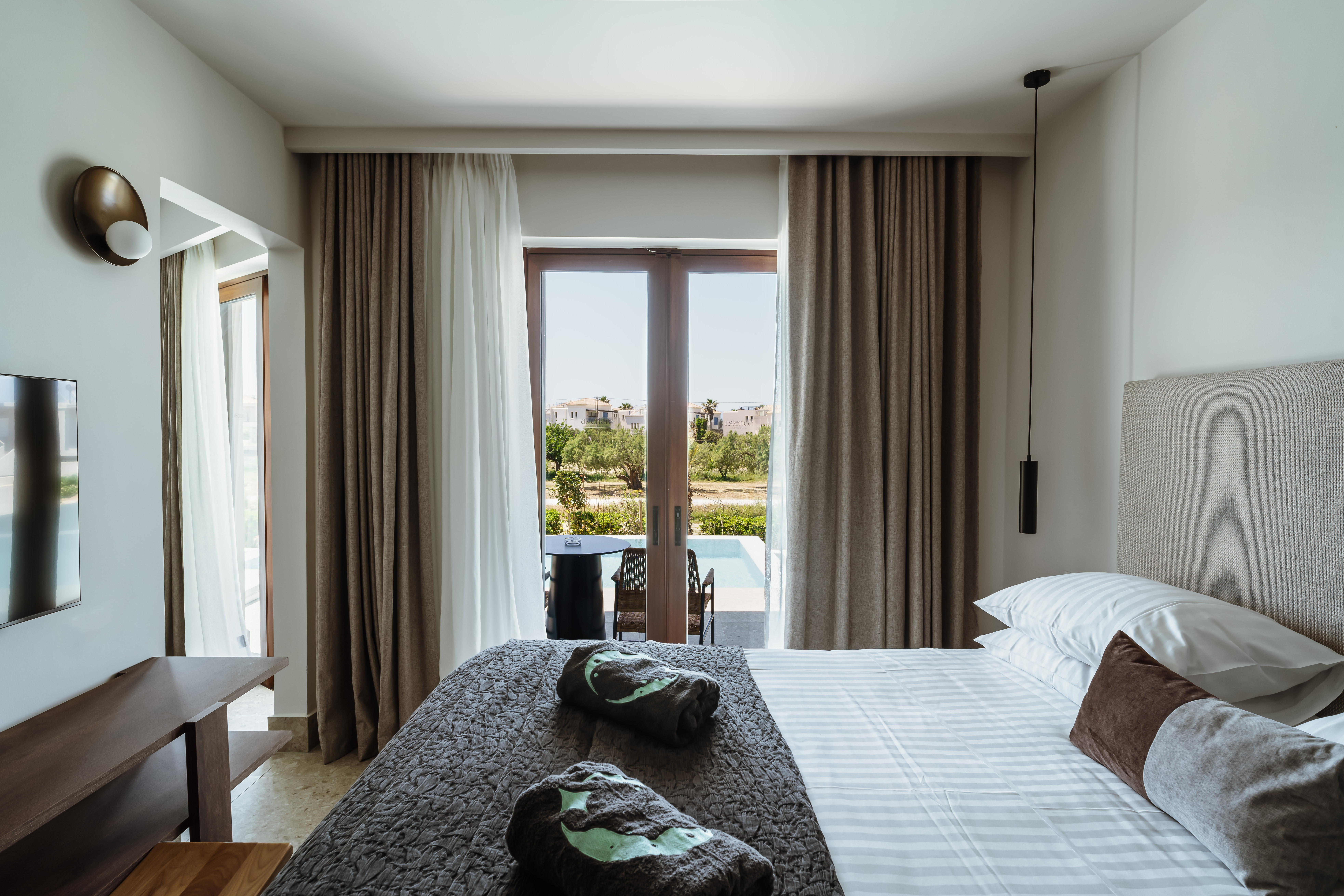 1 BEDROOM, SUITE, PRIVATE POOL