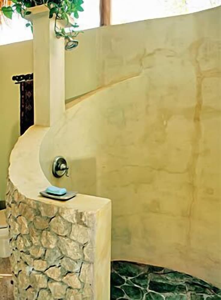 Hotel Tamarindo Village 11/74