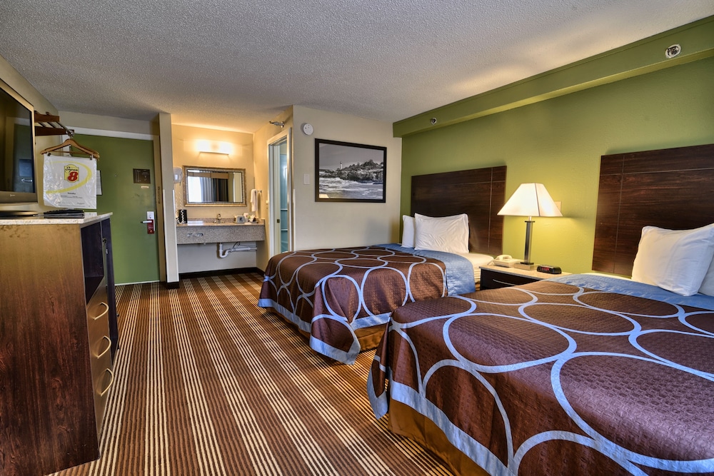 Super 8 by Wyndham Bangor 19/29