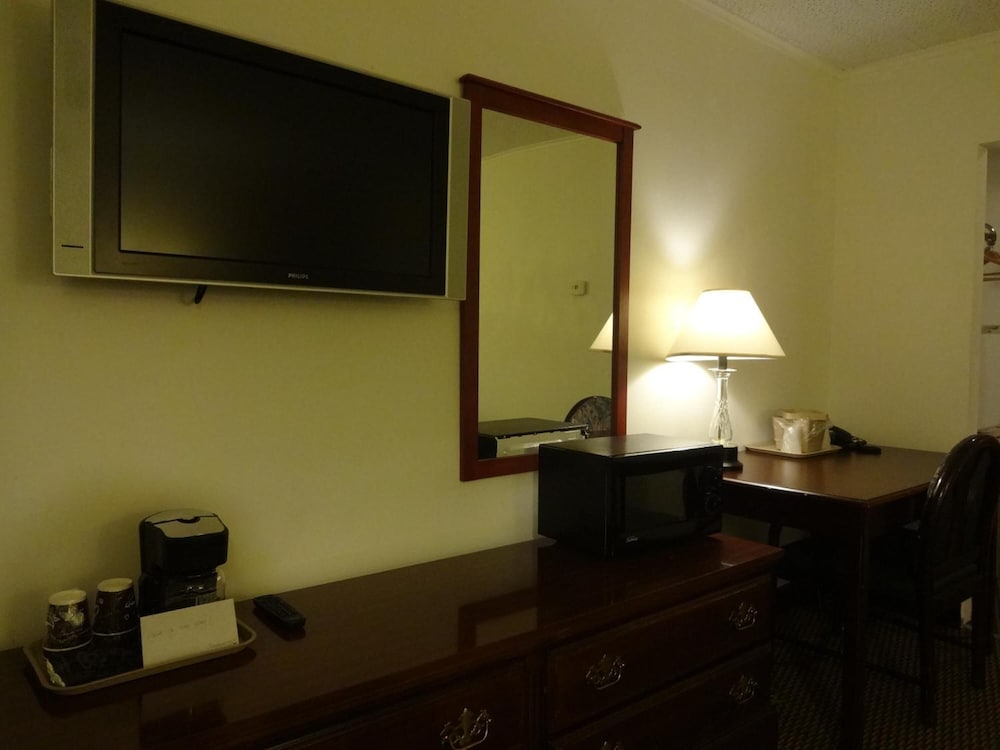 Gorham Motor Inn 32/58
