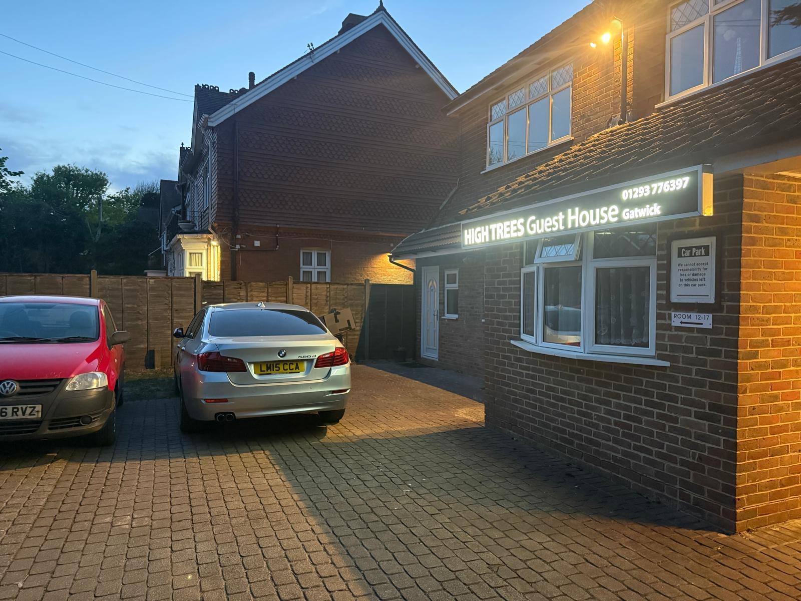 High Trees Guest House Gatwick 34/49