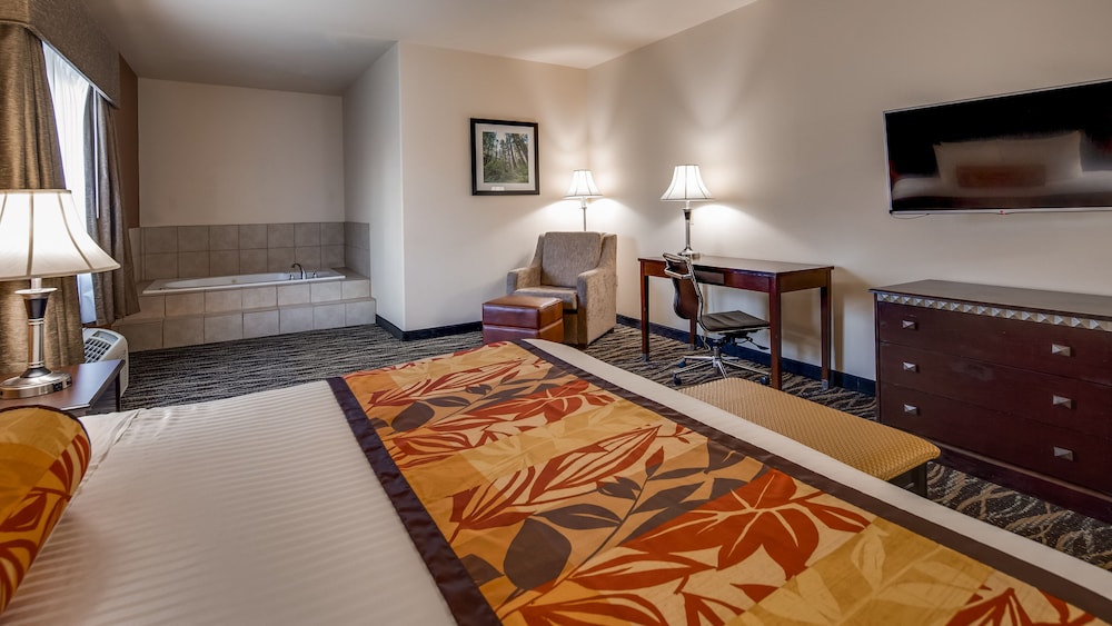 Best Western Plus Battle Ground Inn & Suites 33/36