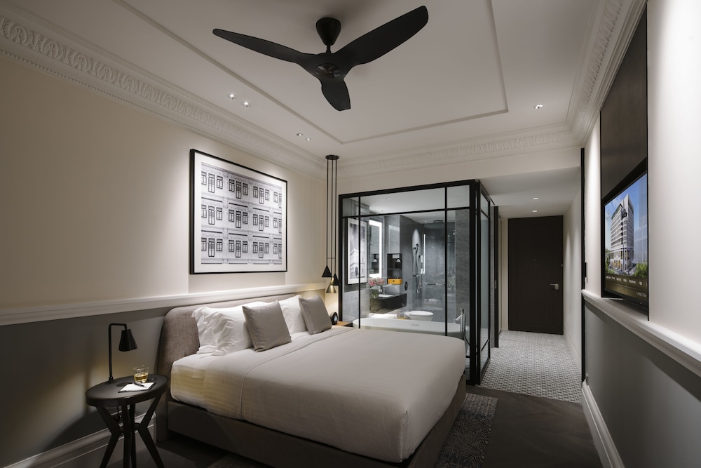PREMIER, DOUBLE OR TWIN BED