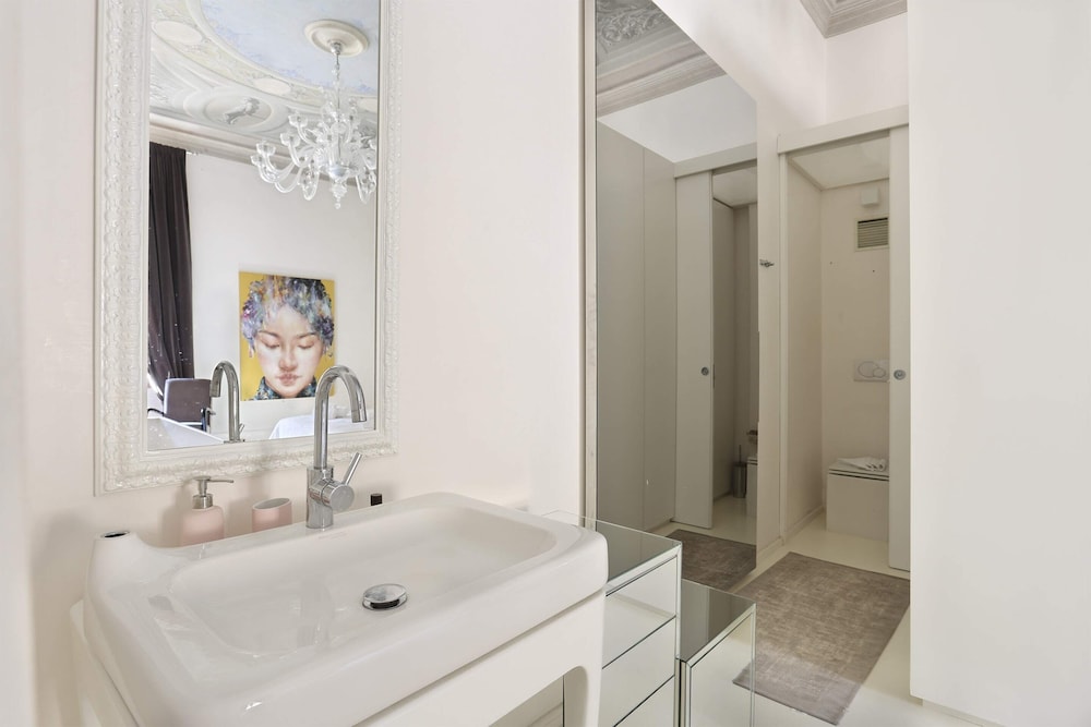 Luxury Apartment in Central Florence 47/50