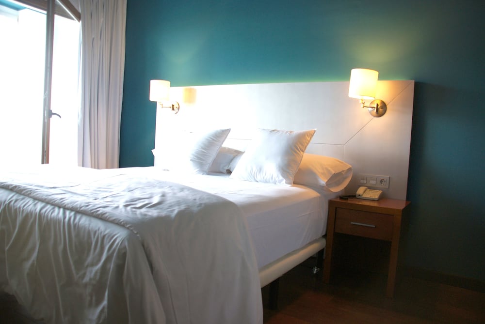 room, sea view