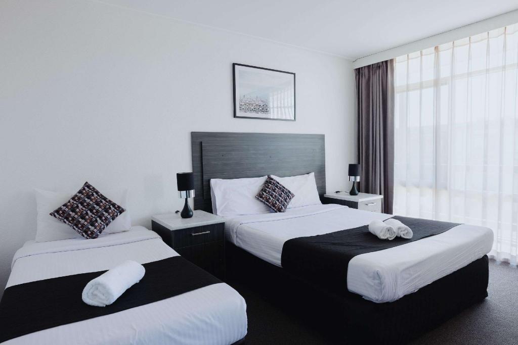 Deluxe, Twin Beds