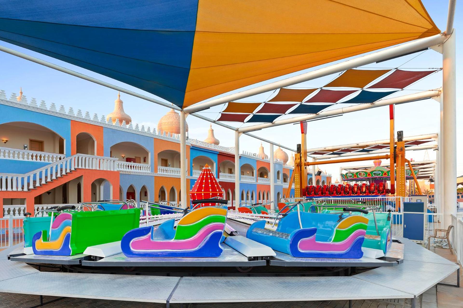 غرفة عائلية بسرير كوين وسريرين منفصلين، Pickalbatros Jungle Aqua Park - Neverland Hurghada 2/2