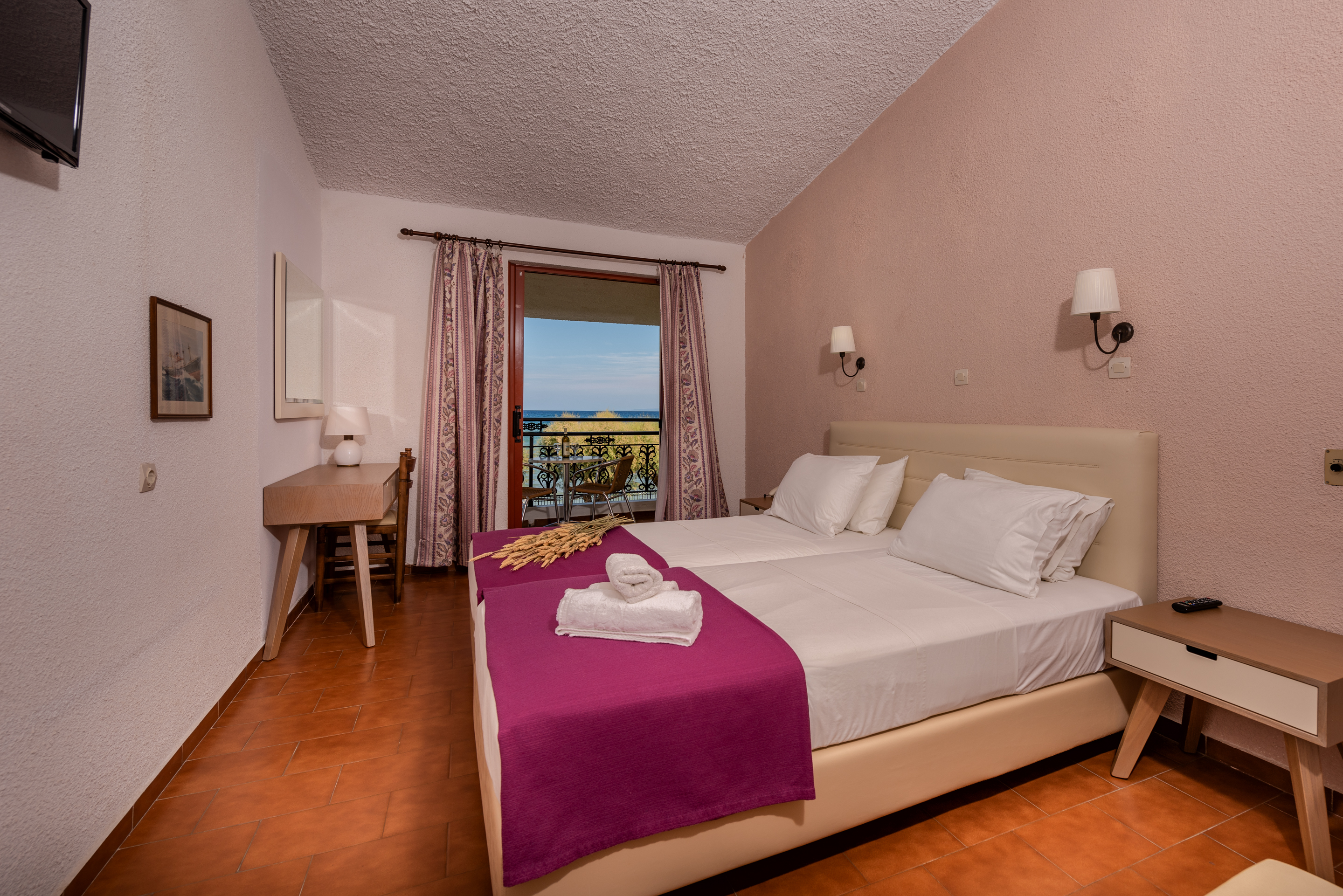 TWIN/DOUBLE ROOM CLASSIC LAND VIEW