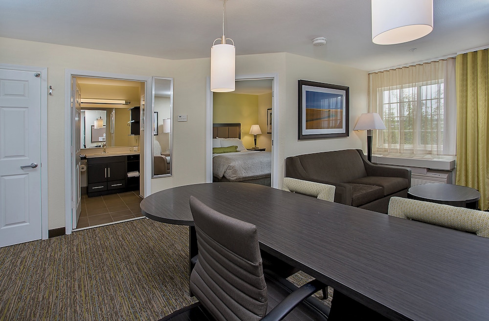 Candlewood Suites Louisville Airport, an IHG Hotel 21/39