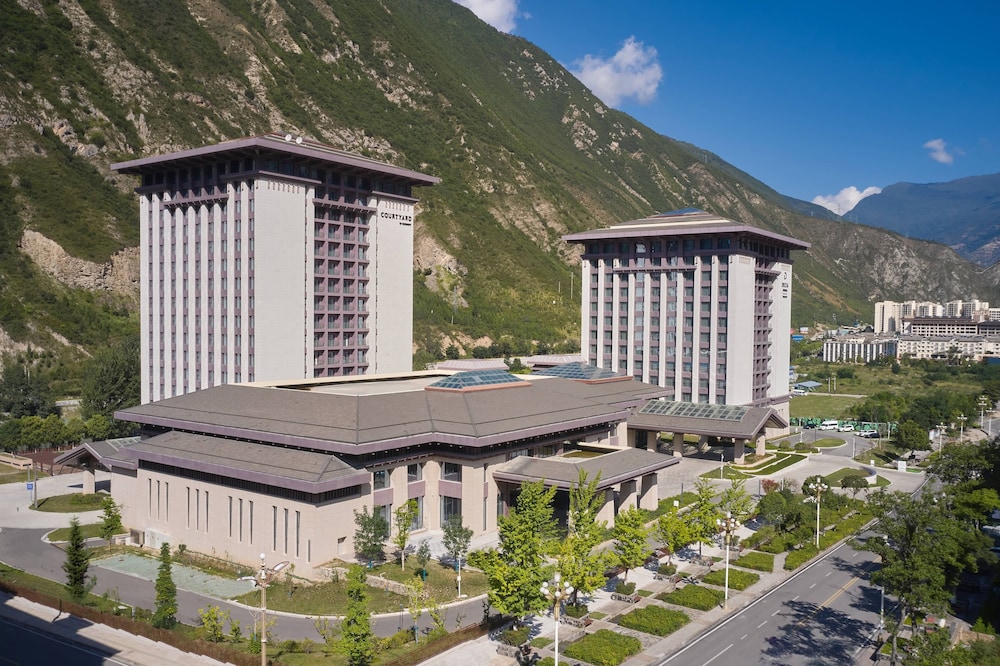 Courtyard By Marriott Jiuzhaigou 3/25