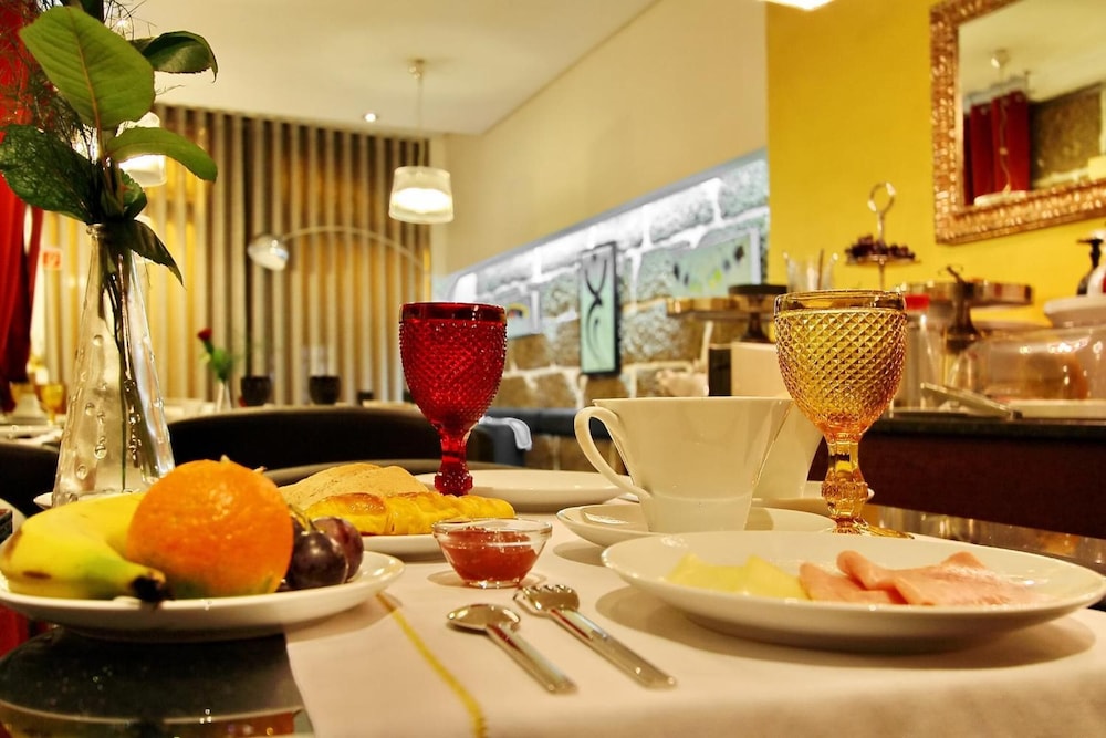 Hotel Mestre de Avis 37/50
