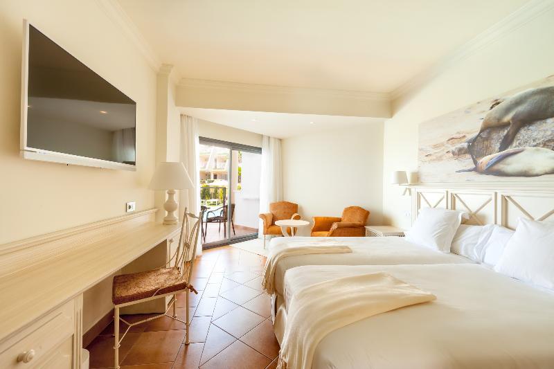 Room, Shared Pool