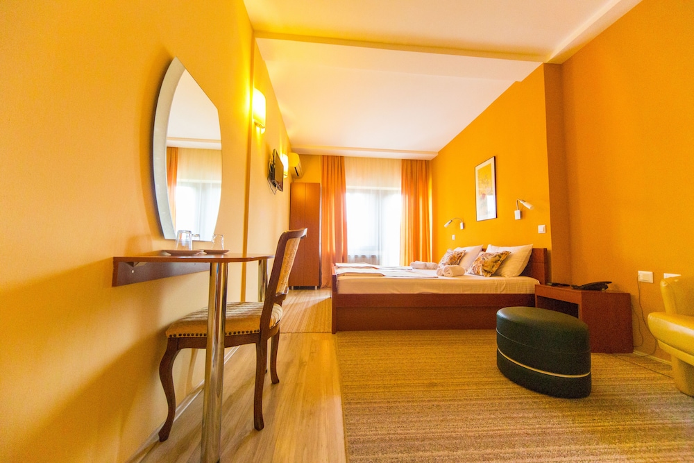 Hotel Pine 20/38